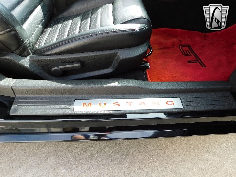 2007 Ford Mustang image 82