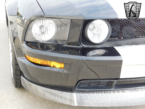 2007 Ford Mustang image 33