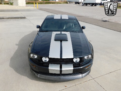 2007 Ford Mustang image 8