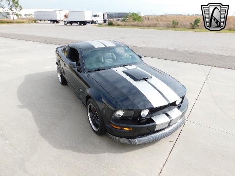 2007 Ford Mustang image 9