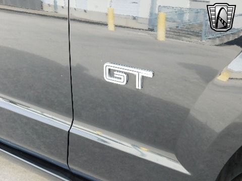 2007 Ford Mustang image 40