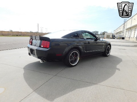 2007 Ford Mustang image 15