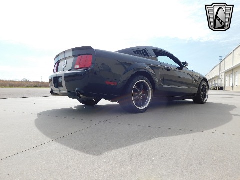 2007 Ford Mustang image 16