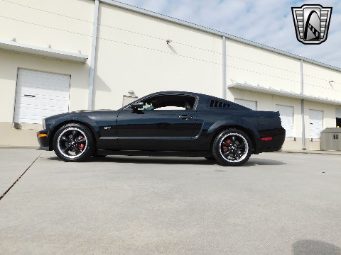 2007 Ford Mustang image 22