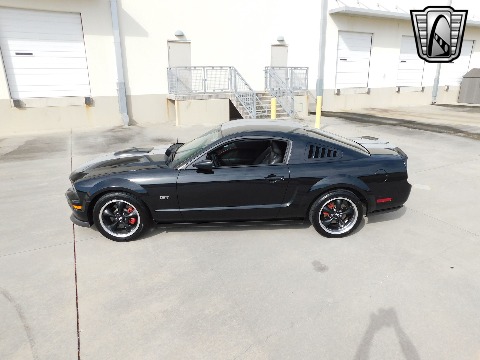 2007 Ford Mustang image 23