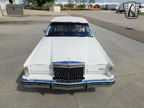 1982 Lincoln Continental image 8