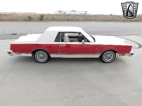 1982 Lincoln Continental image 13