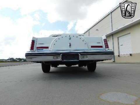 1982 Lincoln Continental image 17