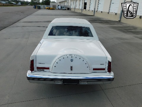1982 Lincoln Continental image 18