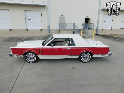 1982 Lincoln Continental image 23