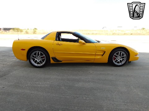 2003 Chevrolet Corvette image 14