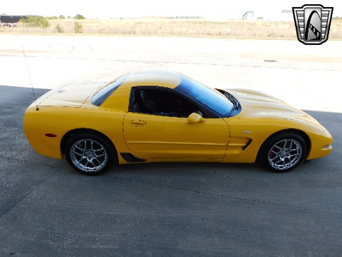 2003 Chevrolet Corvette image 16