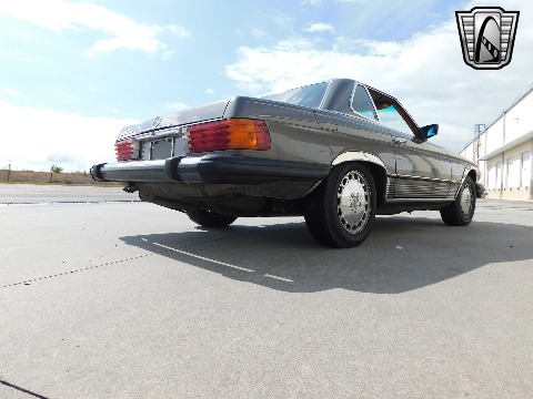 1981 Mercedes-Benz 380SL image 16
