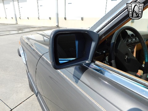 1981 Mercedes-Benz 380SL image 27