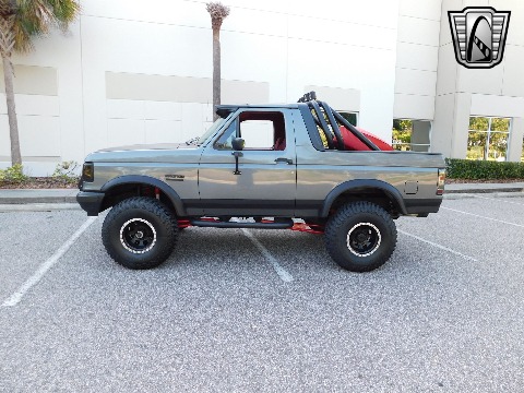 1991 Ford Bronco image 6