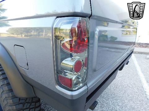 1991 Ford Bronco image 36