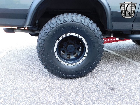 1991 Ford Bronco image 65