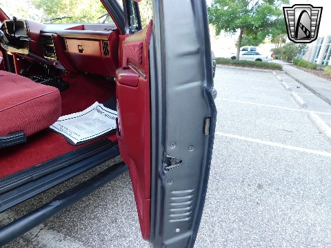 1991 Ford Bronco image 92