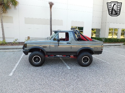 1991 Ford Bronco image 23