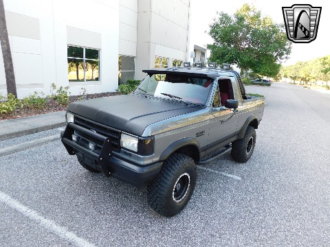 1991 Ford Bronco image 24