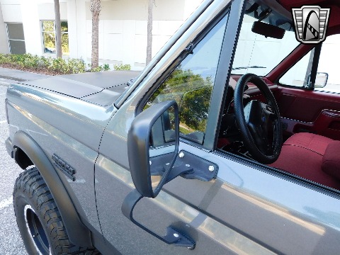 1991 Ford Bronco image 27