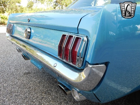 1965 Ford Mustang image 32