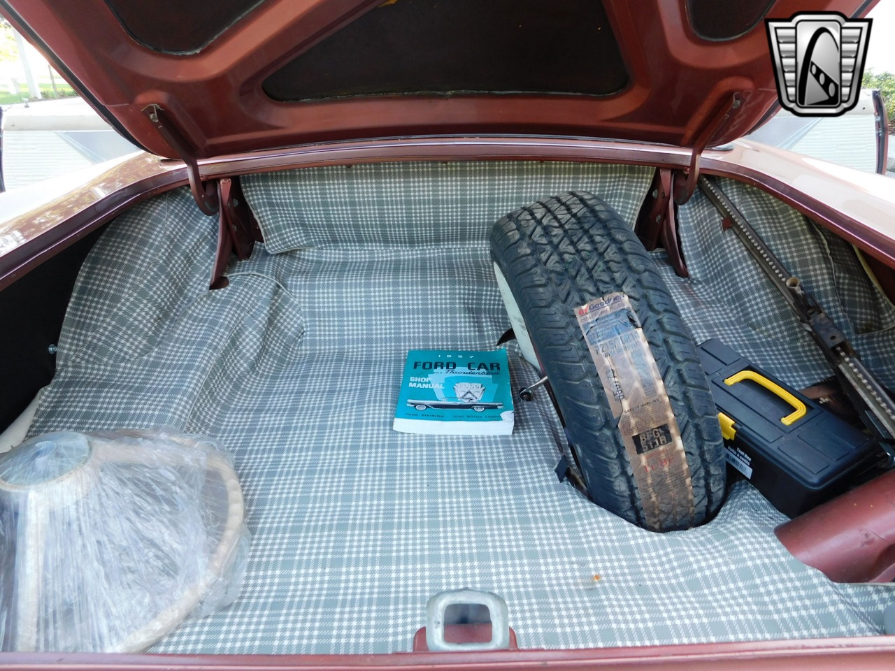 1957 Ford Thunderbird 17