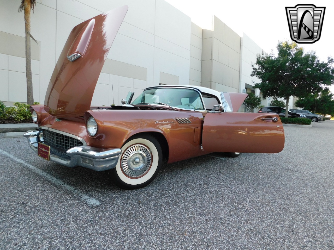 1957 Ford Thunderbird 26