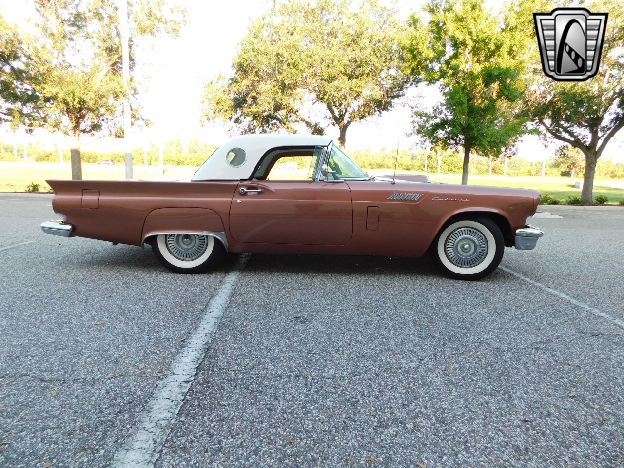1957 Ford Thunderbird 31