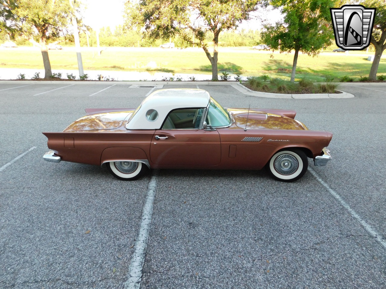 1957 Ford Thunderbird 32