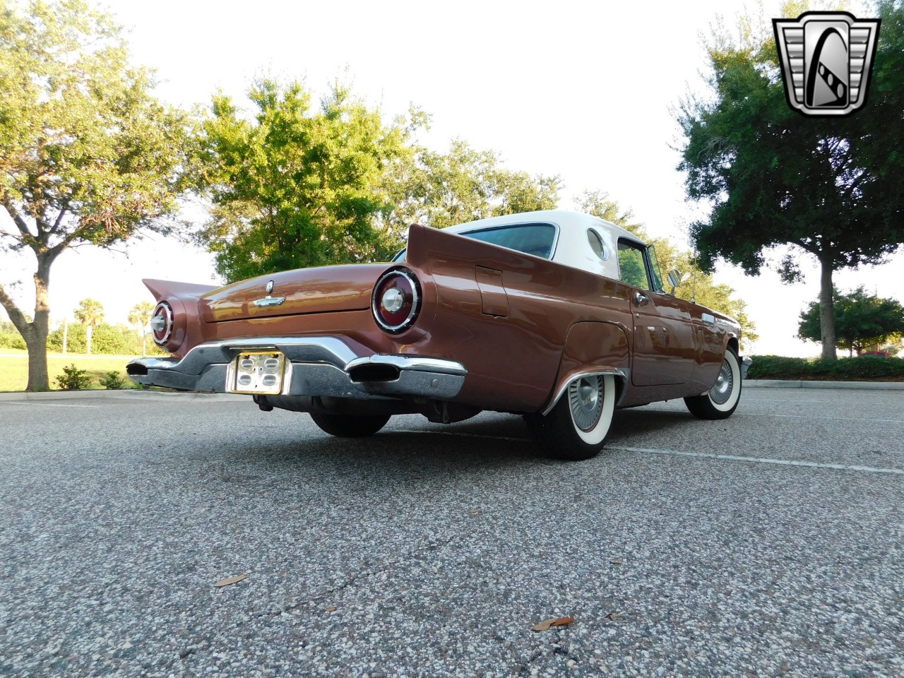 1957 Ford Thunderbird 34