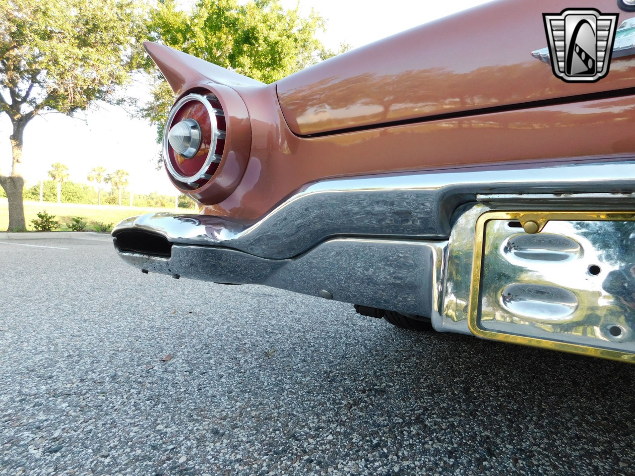 1957 Ford Thunderbird 82