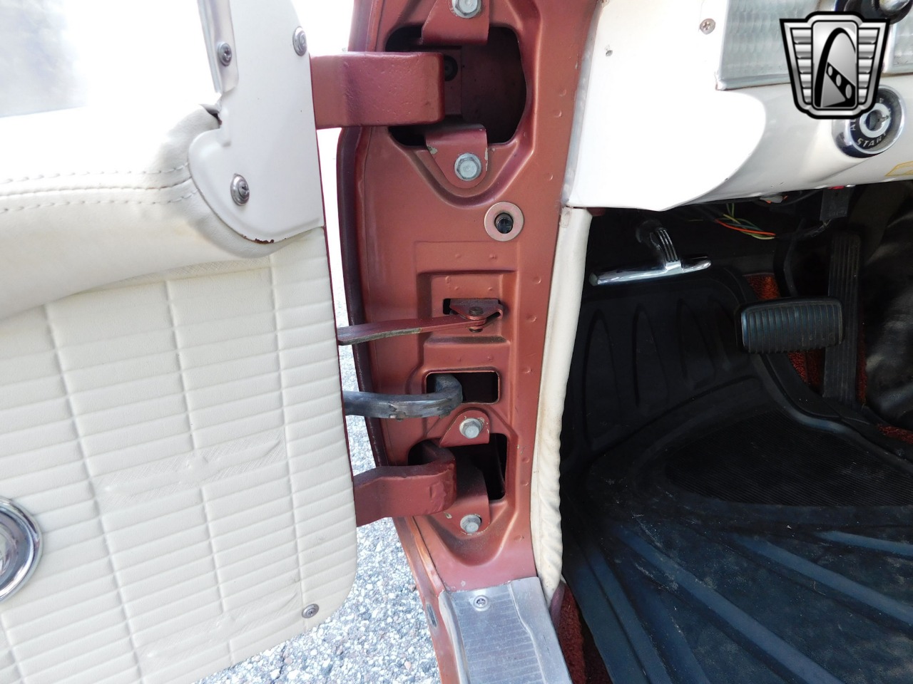 1957 Ford Thunderbird 86