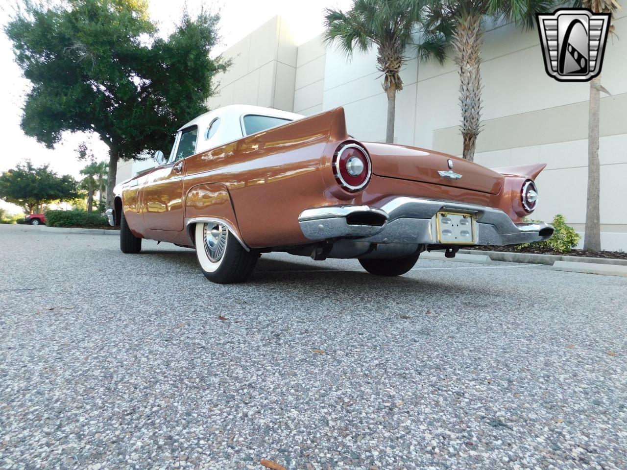 1957 Ford Thunderbird 37