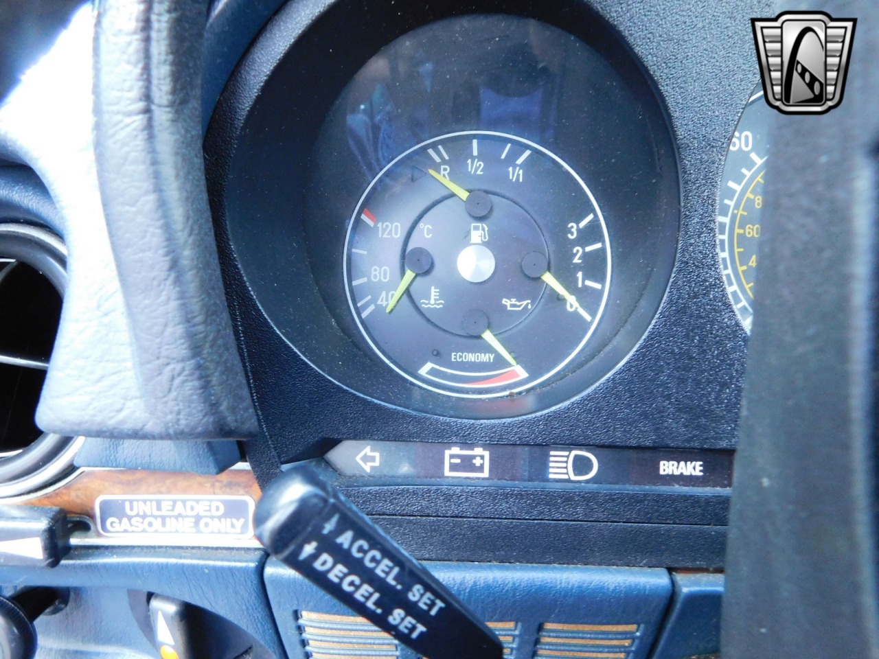 1985 Mercedes-Benz 380SL 89