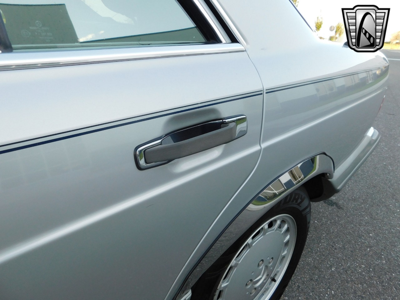 1990 Mercedes-Benz 300 39