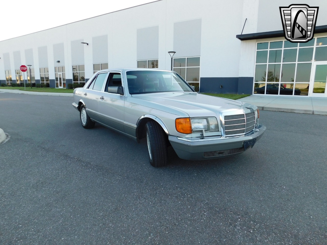 1990 Mercedes-Benz 300 25