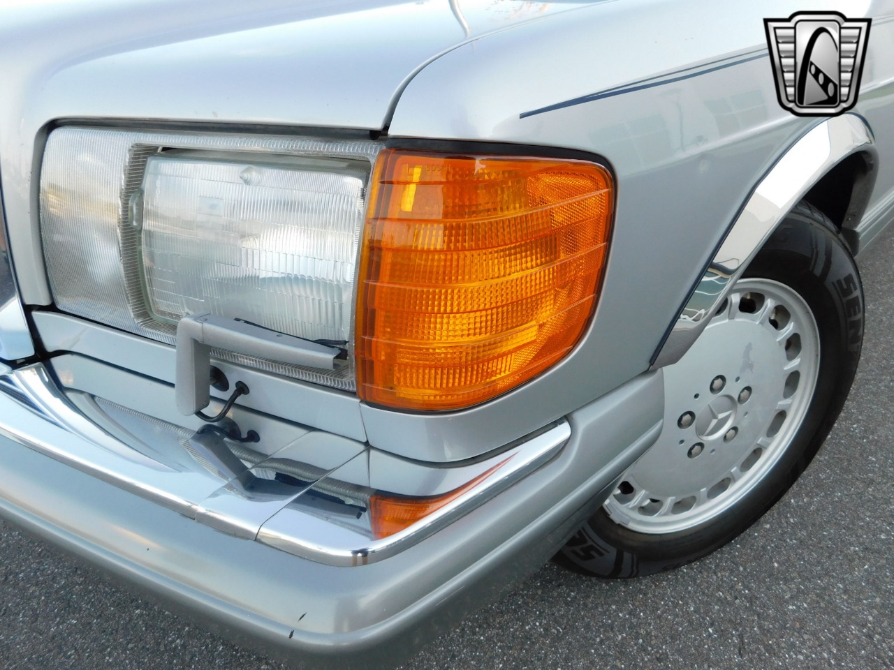 1990 Mercedes-Benz 300 47