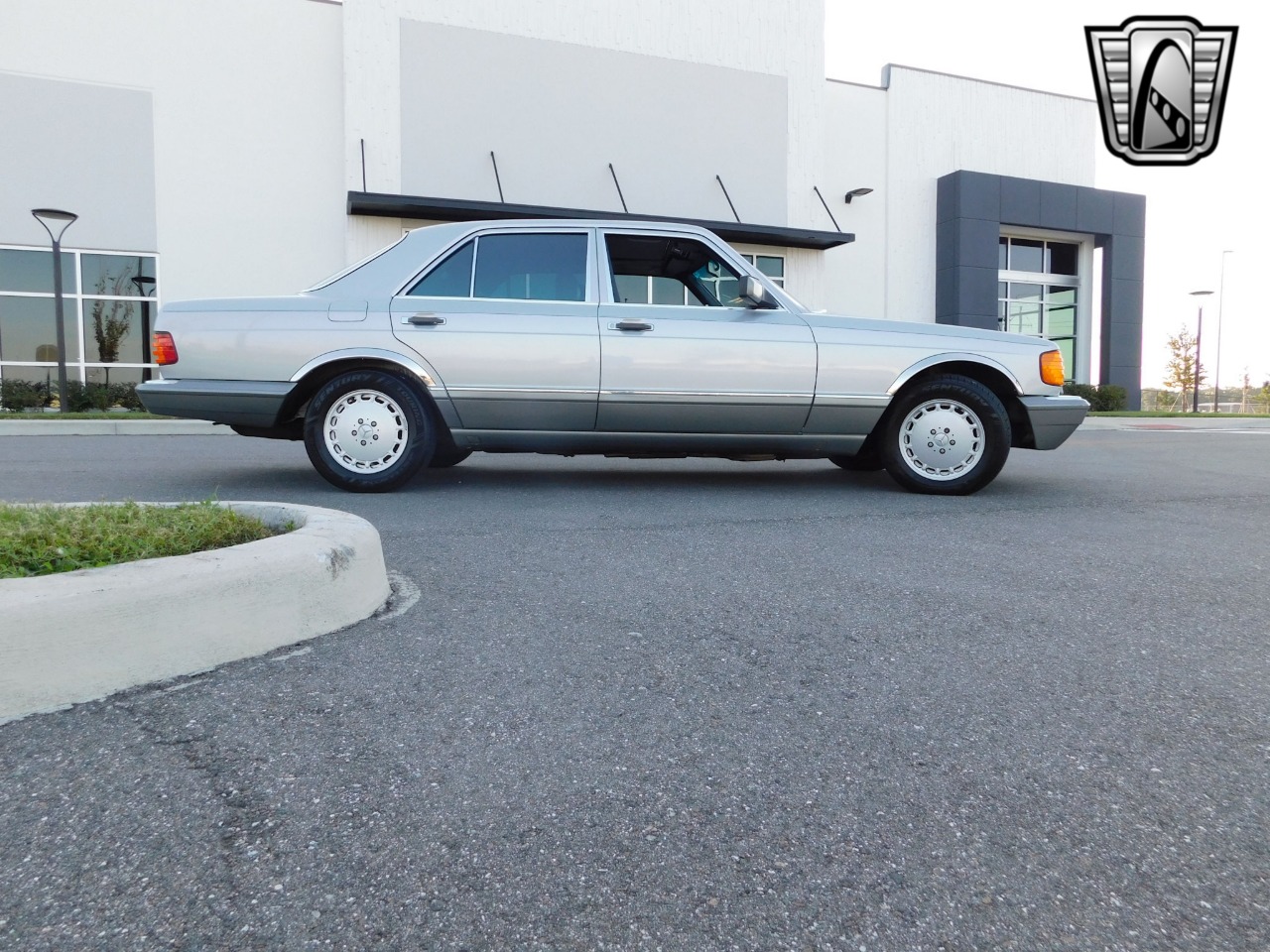 1990 Mercedes-Benz 300 27