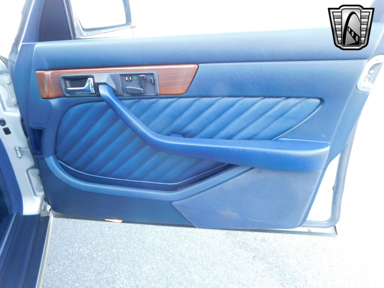 1990 Mercedes-Benz 300 99