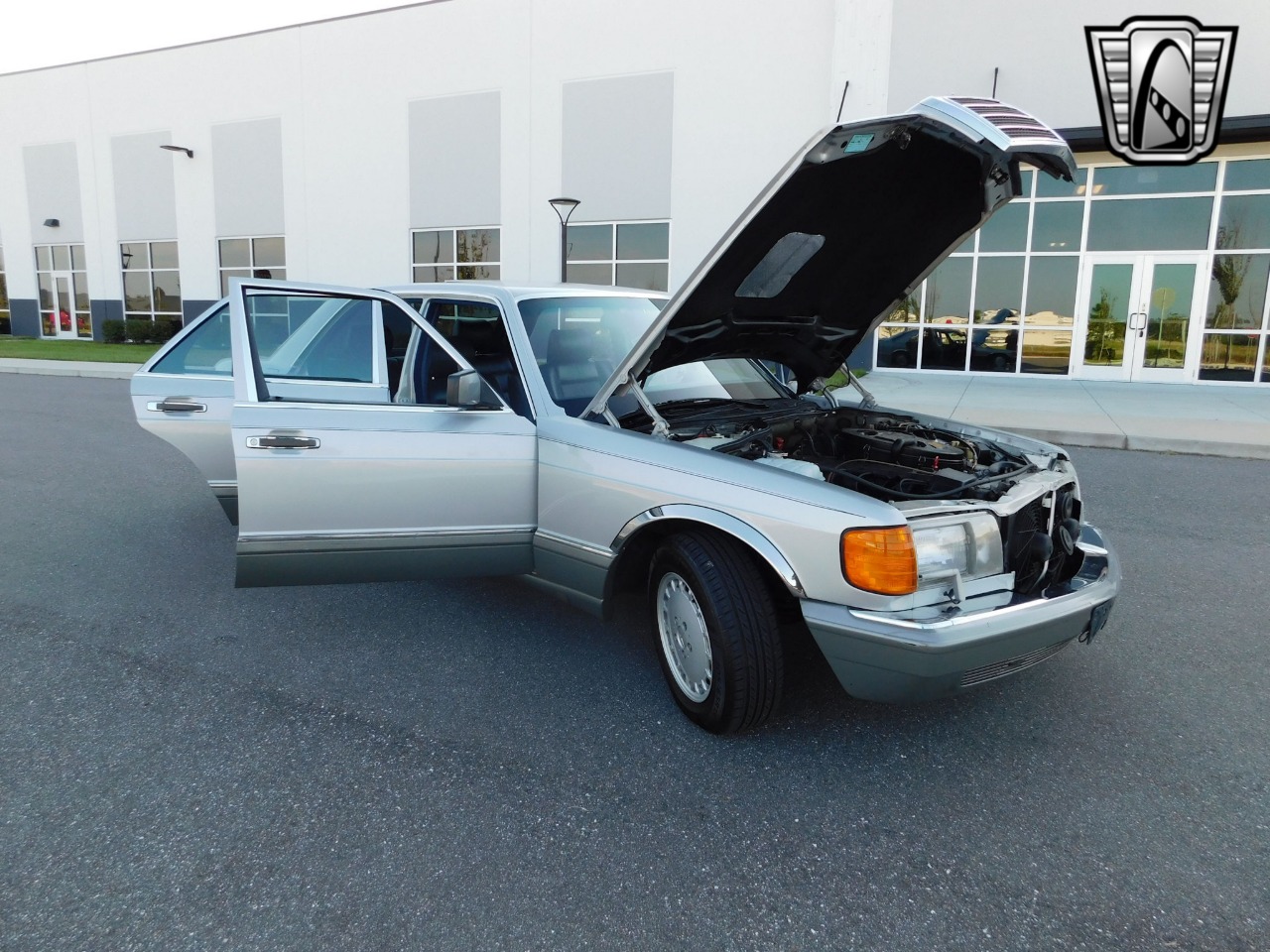 1990 Mercedes-Benz 300 21