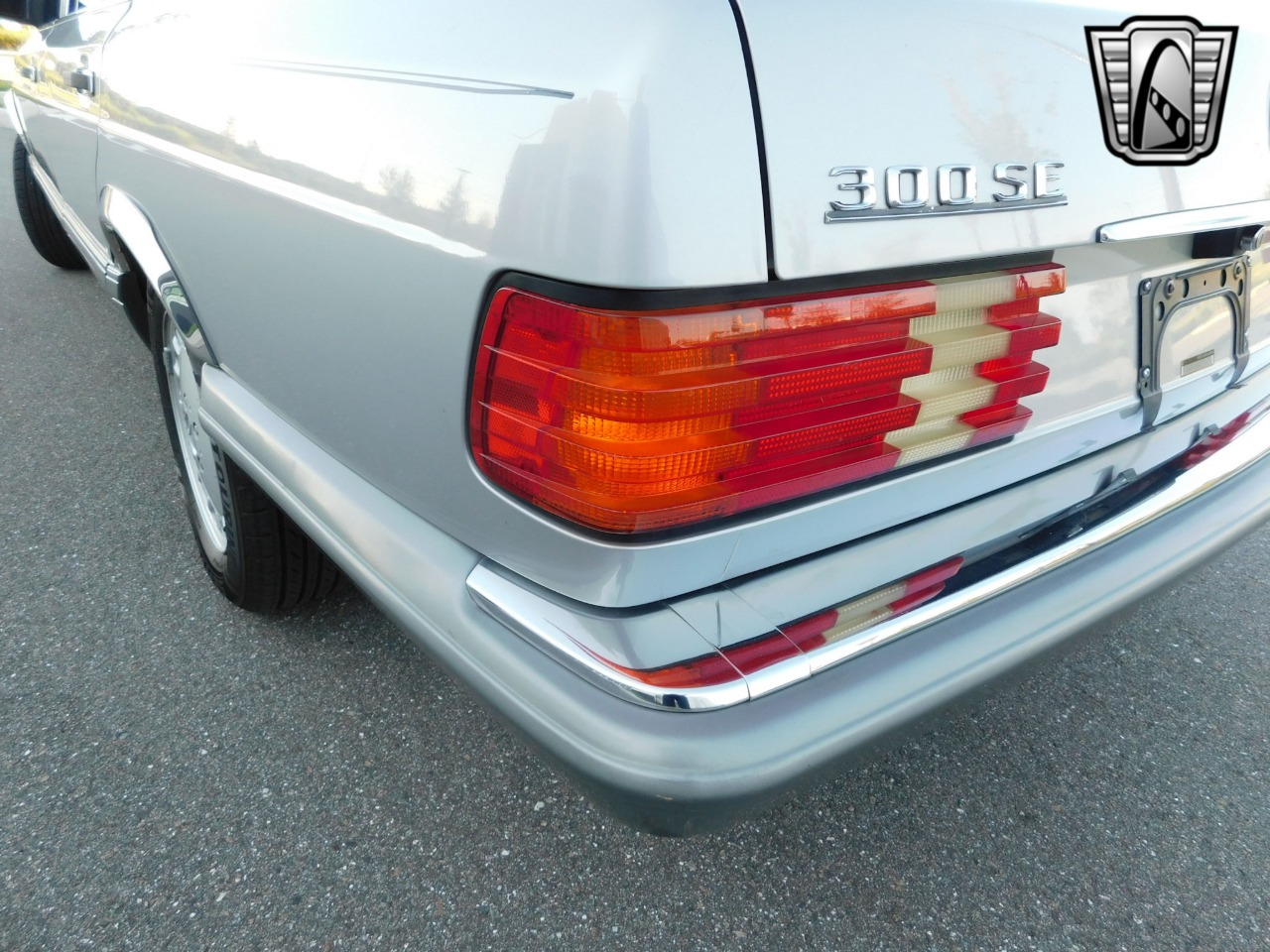 1990 Mercedes-Benz 300 55