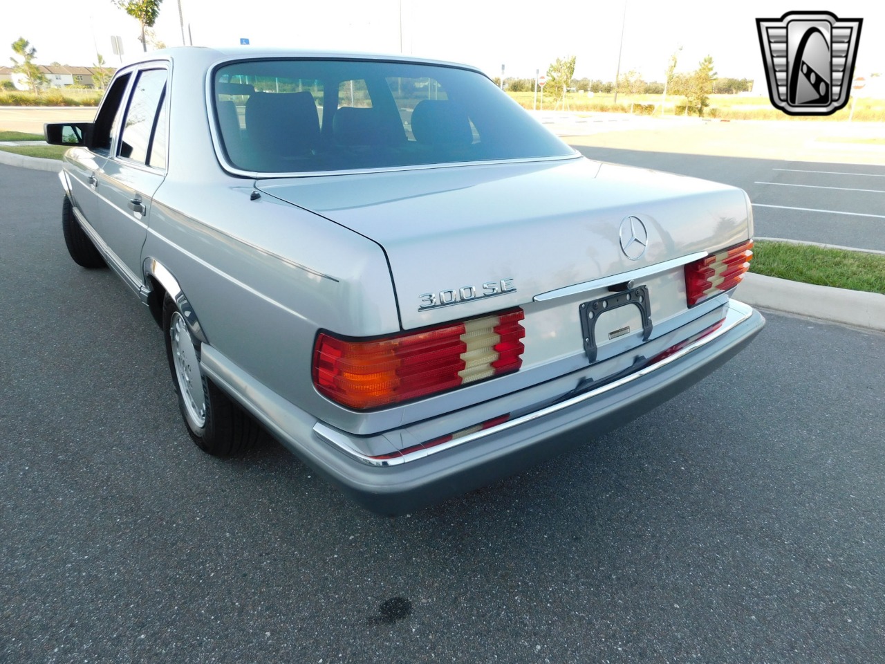 1990 Mercedes-Benz 300 56