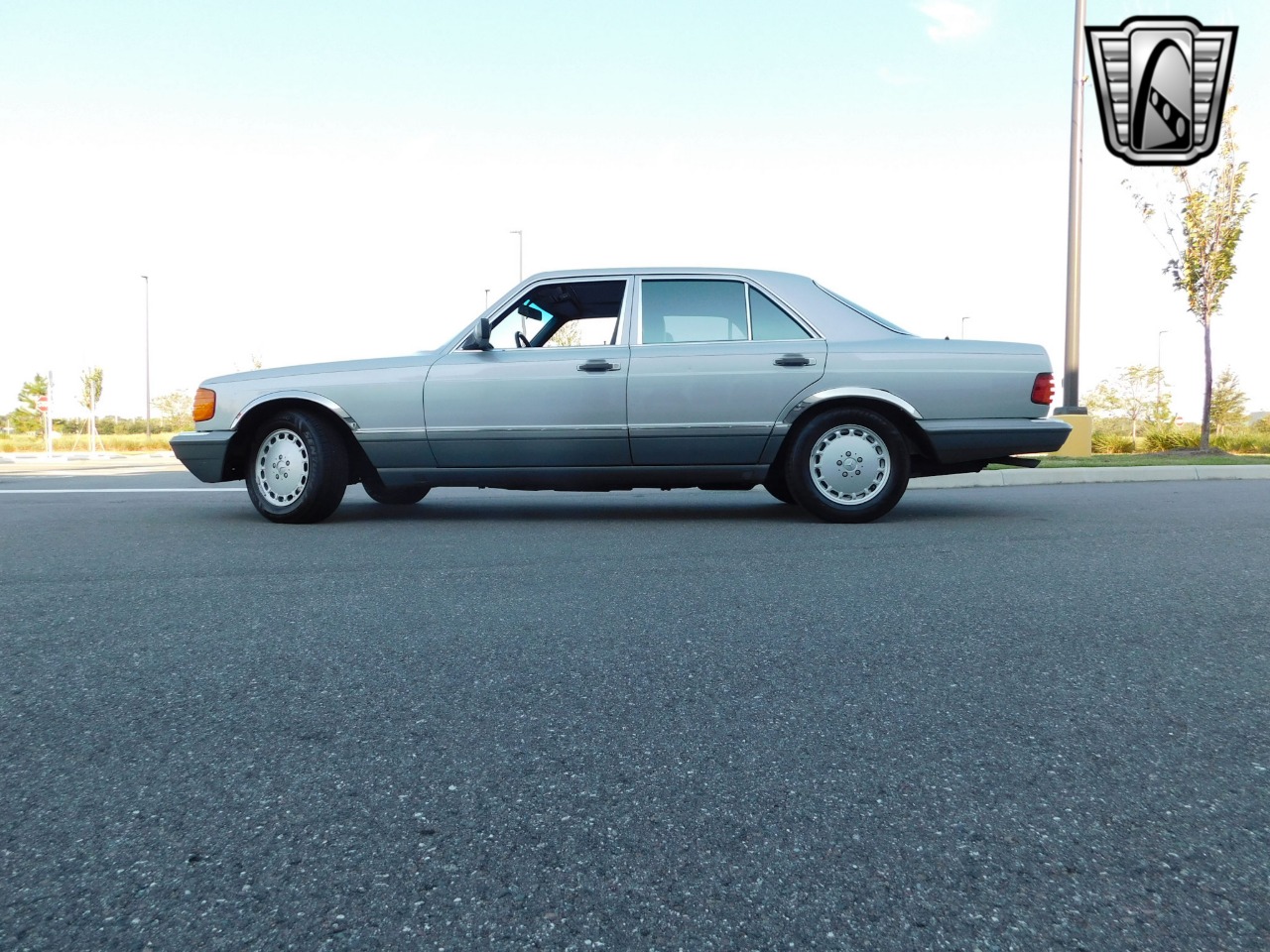 1990 Mercedes-Benz 300 35