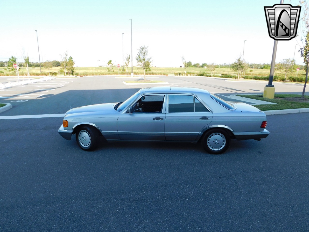 1990 Mercedes-Benz 300 36