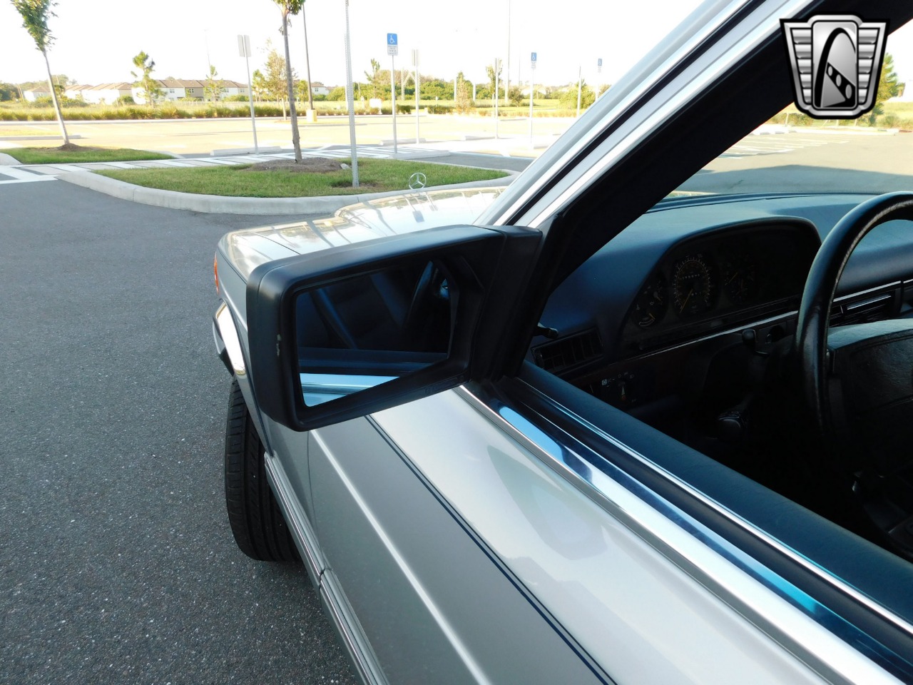 1990 Mercedes-Benz 300 37