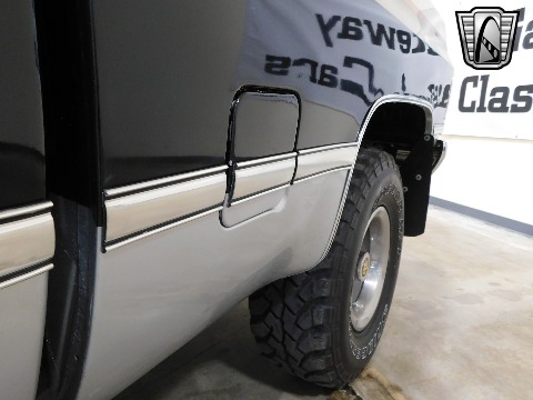 1985 Chevrolet K10 image 43
