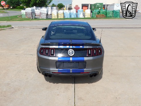 2014 Ford Mustang image 13