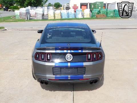 2014 Ford Mustang image 14