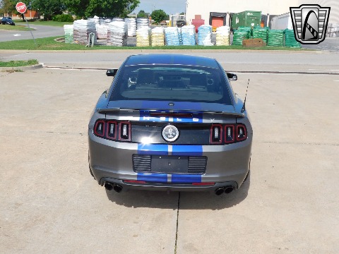 2014 Ford Mustang image 15